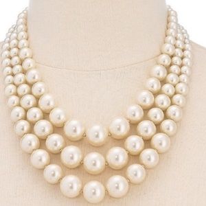 THREE-ROW COLLAR FAUX PEARLS